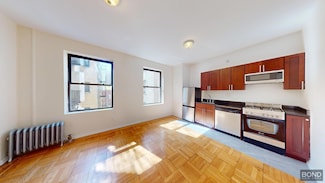 201-205 W 11th St Unit 5G, New York, NY 10014