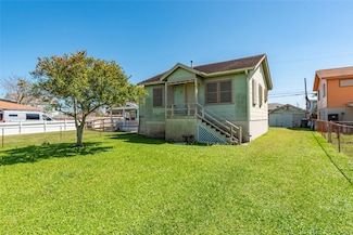 5621 Avenue Q 1 2, Galveston, TX 77551