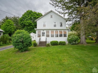 26 Riverview St, Stuyvesant, NY 12173