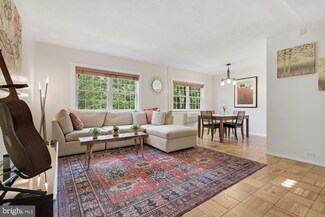 3222 Ravensworth Place, Alexandria, VA 22302
