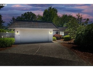 17141 Hofer Ct, Lake Oswego, OR 97034