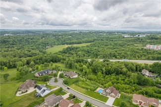 216 Tudor Ln, Pittsburgh, PA 15205