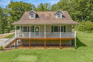 504 Holly Springs School Rd, Pickens, SC 29671