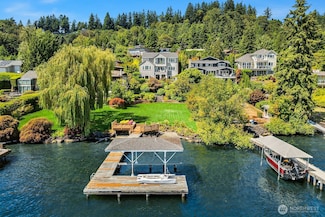 8260 Avalon Dr, Mercer Island, WA 98040