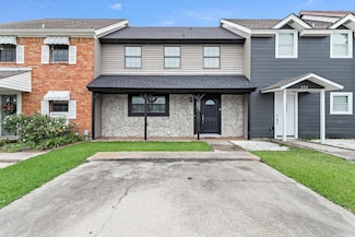 224 Parkside Dr, Bridge City, TX 77611