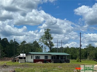 1275 Camellia Dr, Pembroke, GA 31321