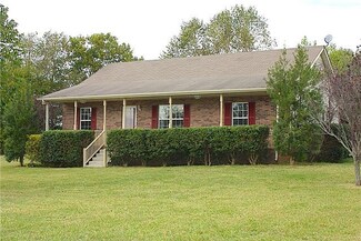 1840 Port Royal Rd, Adams, TN 37010