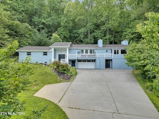 355 E Chestnut Hill Rd, Townsend, TN 37882