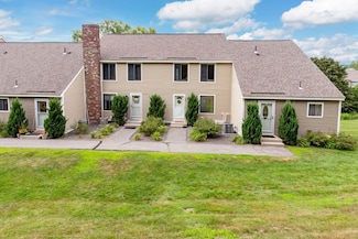 145 Canterbury Ln, Londonderry, NH 03053