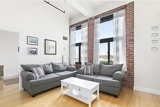 320 W 2nd St Unit 304, Boston, MA 02127