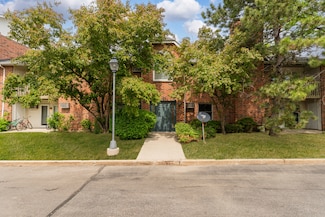1384 Cunat Ct Unit 1B, Lake In the Hills, IL 60156