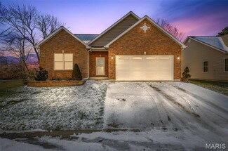 200 Walnut Ridge Dr, Farmington, MO 63640