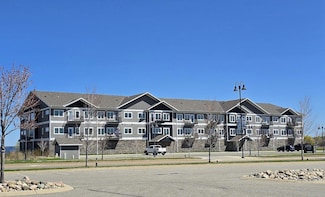 715 Lake Shore Dr NE Unit 104, Bemidji, MN 56601