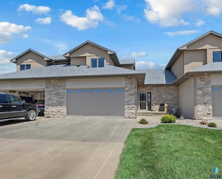 6014 Sunset Blvd, Madison, SD 57042