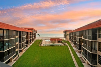 17580 Gulf Blvd Unit 401, Redington Shores, FL 33708