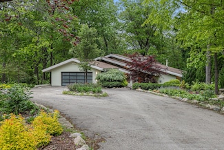 202 Orchard Hills Dr, Ann Arbor, MI 48104