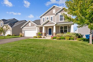 8265 Arrowwood Ln N, Maple Grove, MN 55369