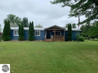 4972 W Fillmore Rd, Ithaca, MI 48847