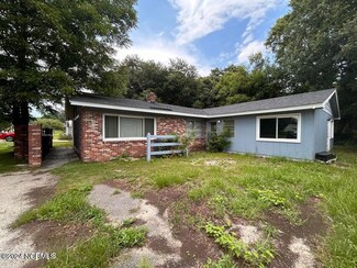 108 Roberts St, Red Springs, NC 28377
