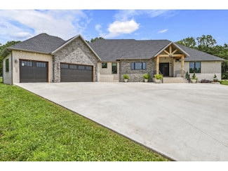 7962 N Cedar Springs Ln, Strafford, MO 65757