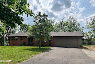783 N Broad St, Lexington, TN 38351