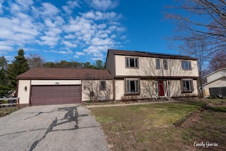 14130 Deer Cove Dr, Holland, MI 49424