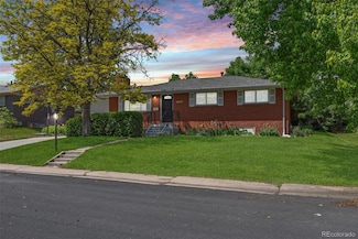 6869 S Foresthill St, Littleton, CO 80120