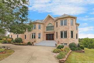1 Red Hill Ln, South Barrington, IL 60010