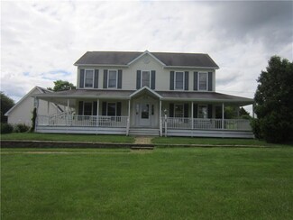 10 Maplewood Dr, New Wilmington, PA 16142