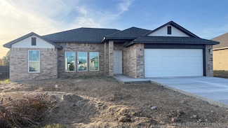 15030 S Poplar St, Glenpool, OK 74033