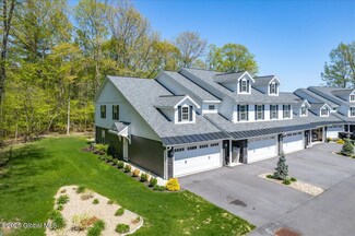 74 Arcadia Ct, Ballston Spa, NY 12020