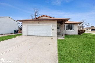 1736 9th St, Nevada, IA 50201