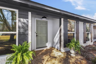 310 Lakeside Dr, Brandon, MS 39047