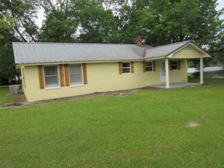 26 Lakeside Dr, Lenox, GA 31637