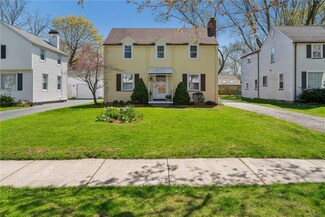 72 Hampshire Dr, Rochester, NY 14618