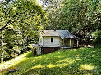 564 Upper Thomas Branch Rd, Marshall, NC 28753