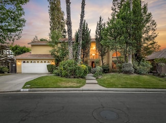 811 E Country View Cir, Fresno, CA 93730