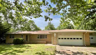 519 E Blackwell Ave, Blackwell, OK 74631