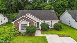 3858 Countryaire Dr, Ayden, NC 28513