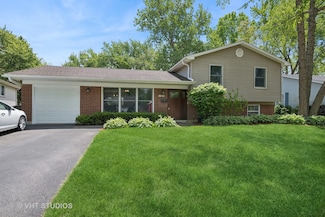 150 Red Bridge Rd, Lake Zurich, IL 60047