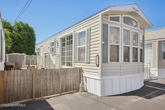 46 15th Ave, Seaside Park, NJ 08752