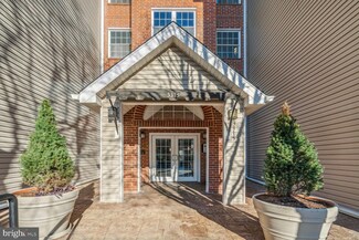 3315 Wyndham Cir Unit 1226, Alexandria, VA 22302