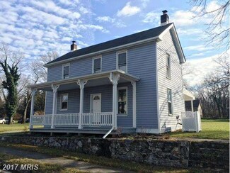 27 S Greenway Ave, Boyce, VA 22620