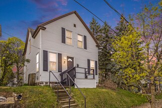 4 Ann St NE, Grand Rapids, MI 49505