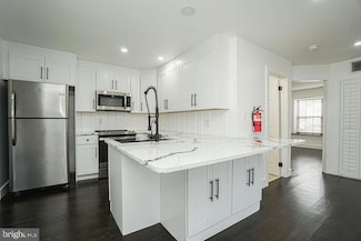 405 Durham Ct Unit 405, West Deptford, NJ 08051