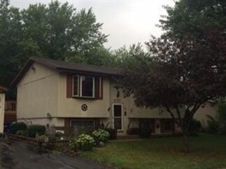 407 David Dr, Winnebago, IL 61088