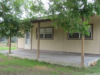 203 Houston St, Bandera, TX 78003