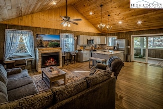 222 Lake Rd, Beech Mountain, NC 28604