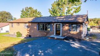 127 Laurel Ln, Mount Carmel, PA 17851