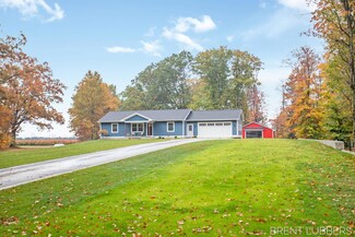 13298 Rich St, Grand Haven, MI 49417